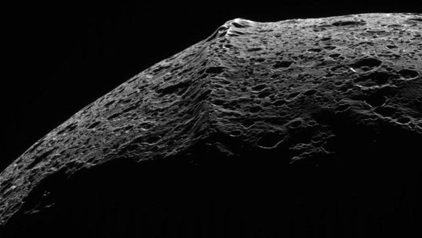 iapetus_ridge